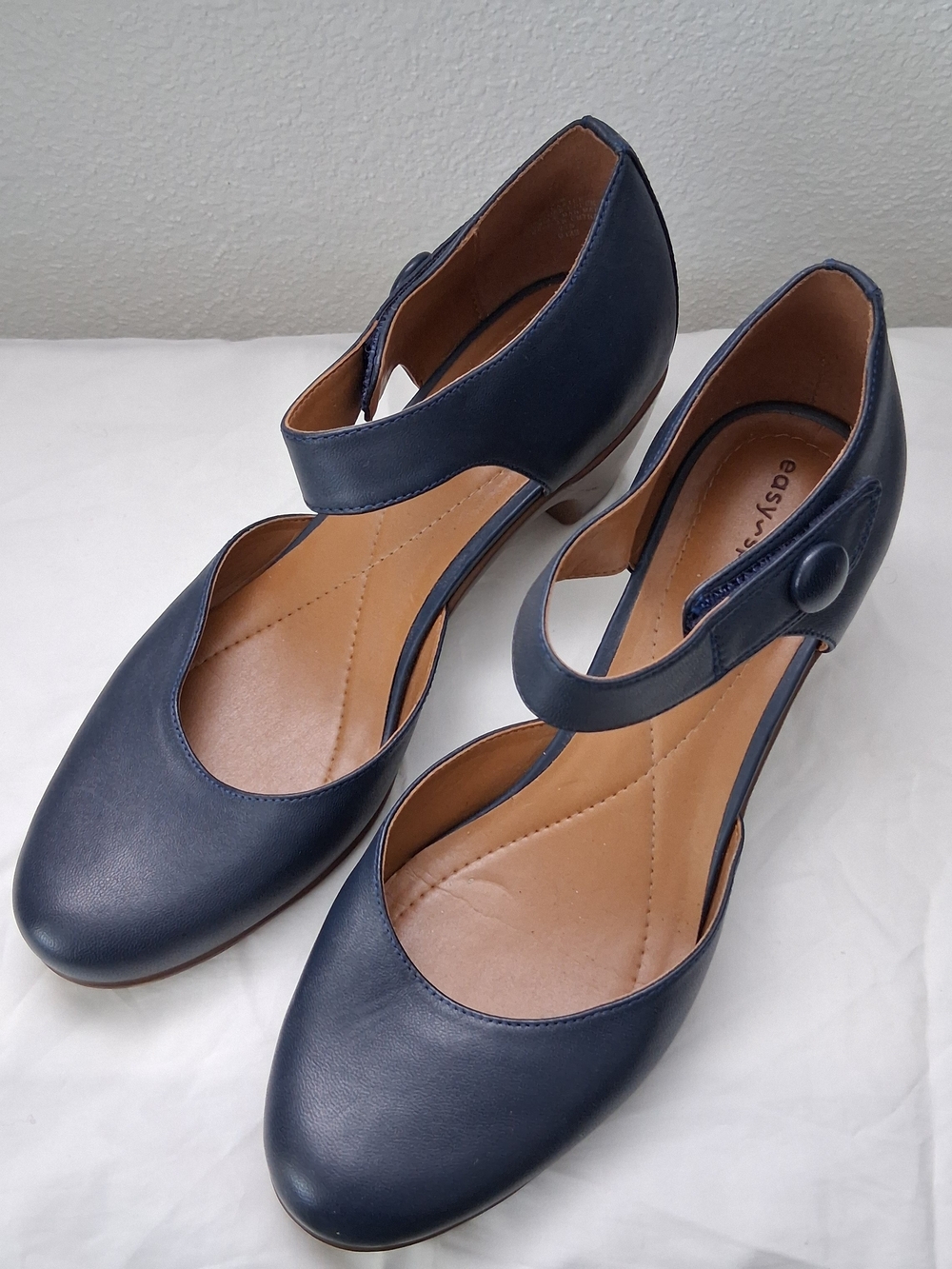 Easy Spirit Navy Mary Jane Heels with Button Strap